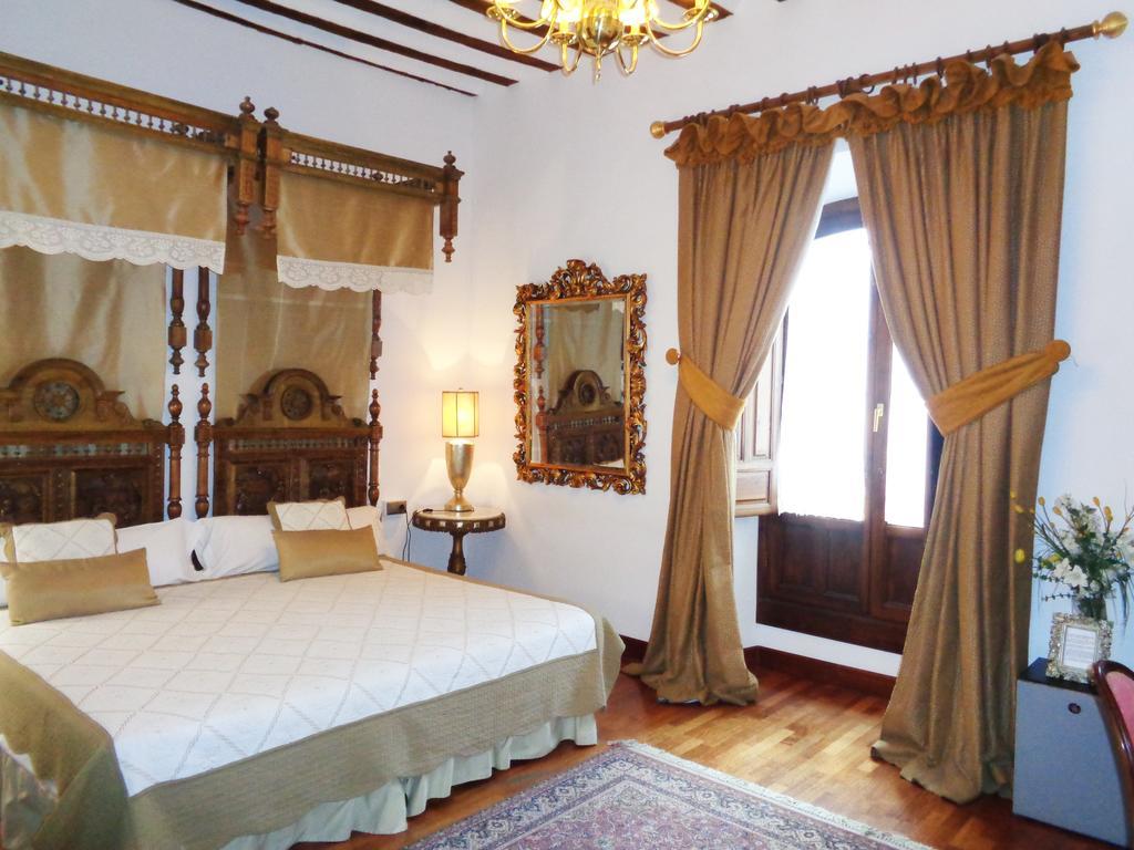 Hotel Boutique Nueve Leyendas Убеда Экстерьер фото